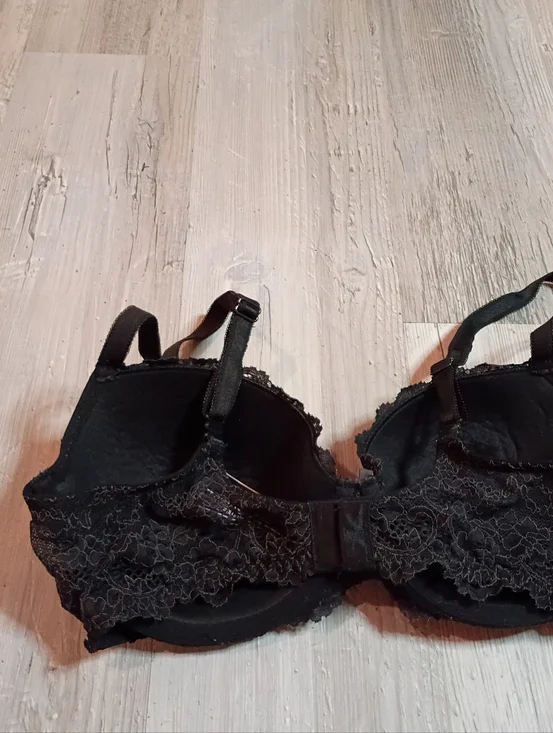 Victoria Secret - Picture 4 of 4